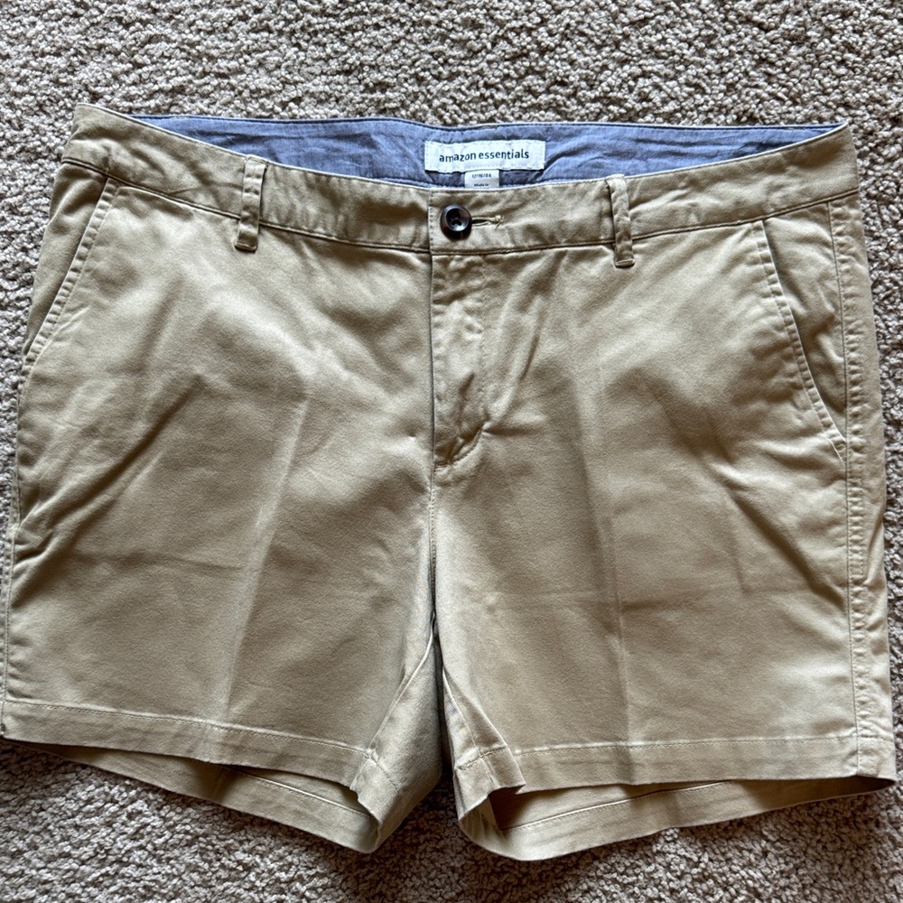 Amazon Essentials Women's Khaki Shorts
